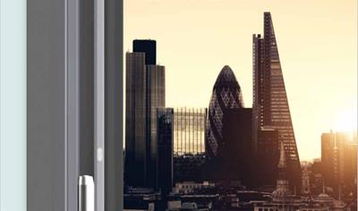 Cover image for Hinges CHIC